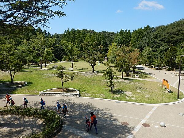 生田緑地まで約550m