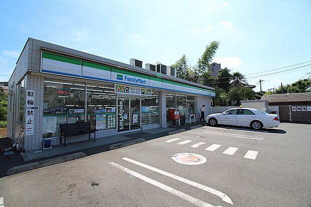 ファミリーマート 川崎東百合丘店 距離約800m