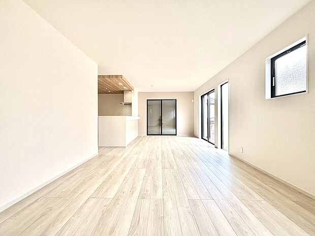 室内もご案内可能です!お気軽にお問合せくださいませ♪