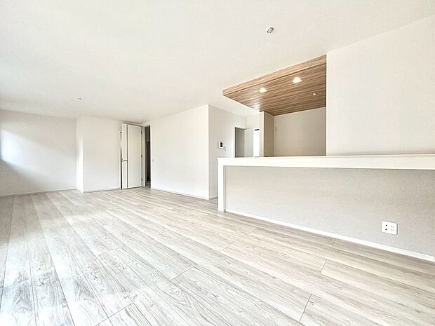 室内もご案内可能です!お気軽にお問合せくださいませ♪