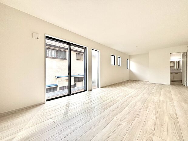 室内もご案内可能です!お気軽にお問合せくださいませ♪