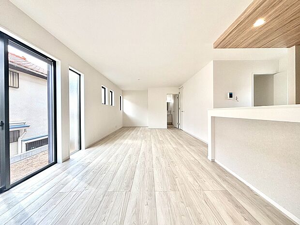 室内もご案内可能です!お気軽にお問合せくださいませ♪