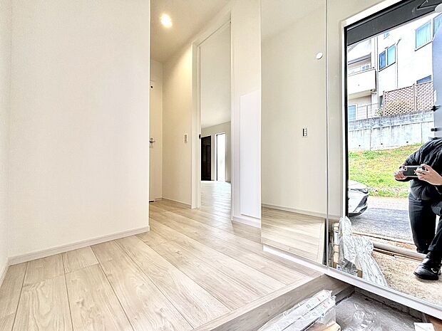 室内もご案内可能です!お気軽にお問合せくださいませ♪