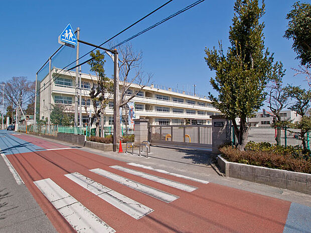 海老名市立有鹿小学校まで約1200m