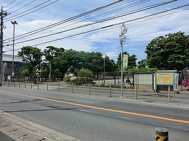 慰霊塔公園 距離約550m