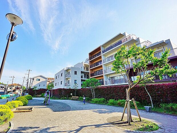 ともだち広場 距離約290m