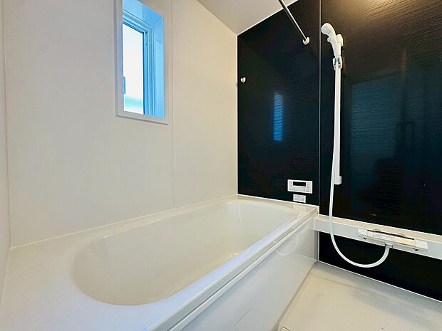 大きなお風呂で足を伸ばして一日終わりの大事なリラックスタイムに…