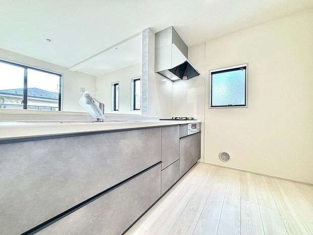 駅までの徒歩10分の好立地!お気軽にお問合せくださいませ♪