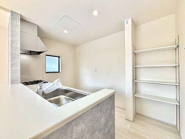 駅までの徒歩10分の好立地!お気軽にお問合せくださいませ♪