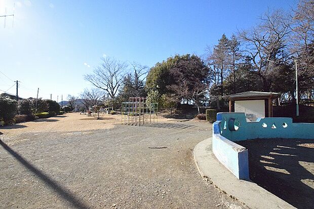 万葉公園 距離約190m