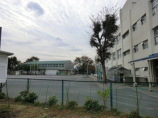 横浜市立瀬谷第二小学校　距離約950m