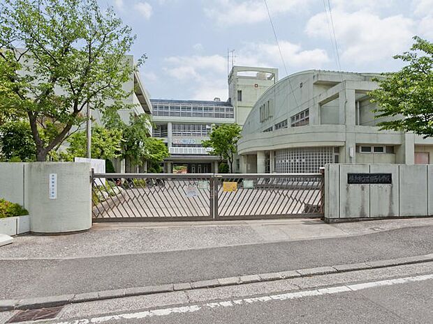 横浜市立荏田西小学校 距離約350m