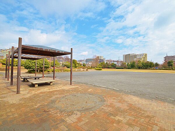 小山白山公園　距離約400m
