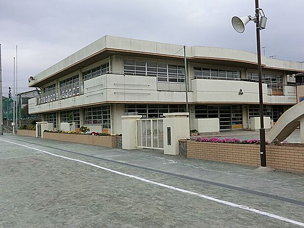 秦野市立本町幼稚園 距離約750m