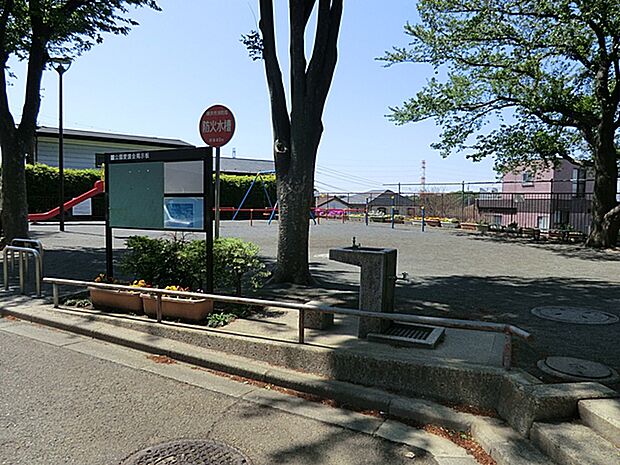 都筑ヶ丘第一公園　距離約300m