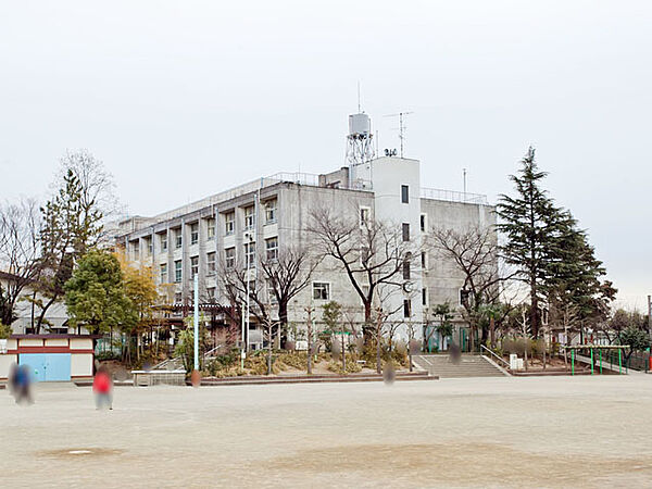 川崎市立犬蔵小学校まで約1640m
