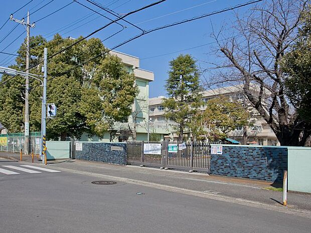 厚木市立愛甲小学校　距離約2000m