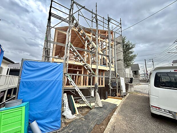 前面道路が広く楽々駐車♪モデルルームご案内も可能です♪