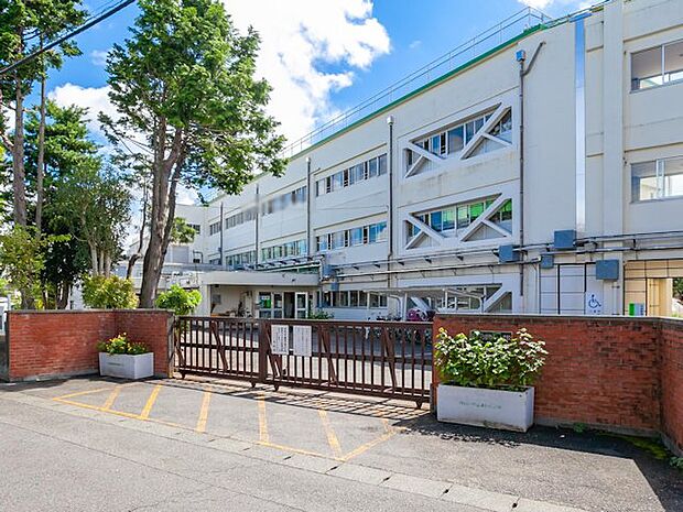 日野市立日野第四小学校 距離約550m