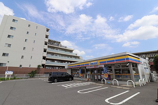ミニストップ　町田忠生店　距離約900m
