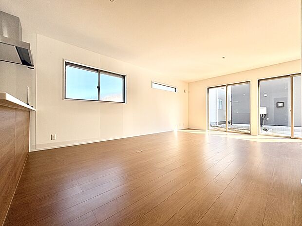 窓には高い断熱効果を持つペアガラスを全居室に使用