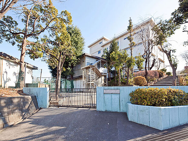 川崎市立菅生中学校 距離約1300m