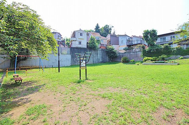 本町田千代ヶ丘公園 距離約190m