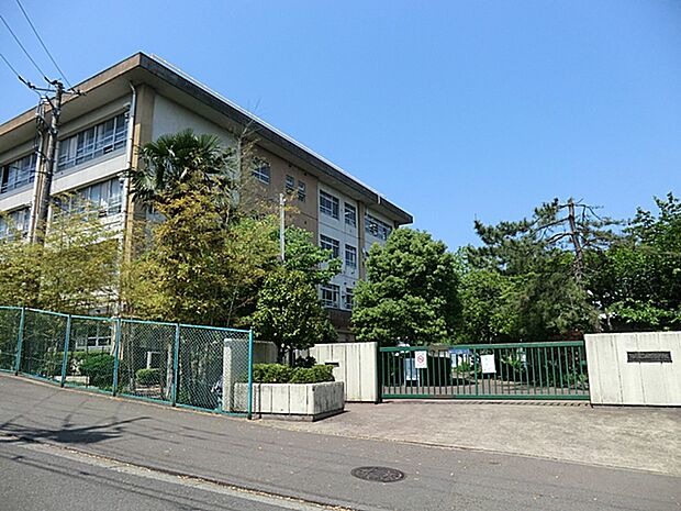 川崎市立西野川小学校 距離約240m