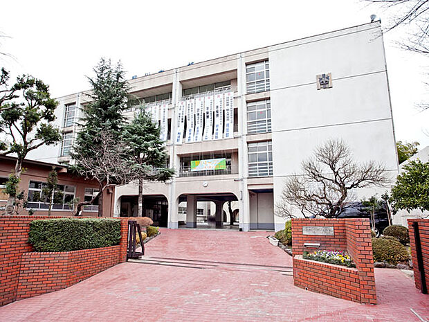 川崎市立野川中学校 距離約220m