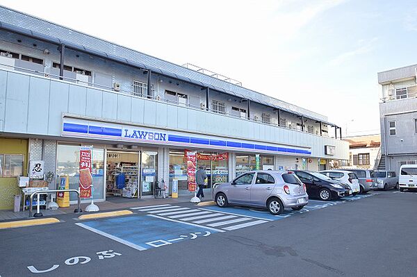 ローソン　八王子長房町店　距離約800m