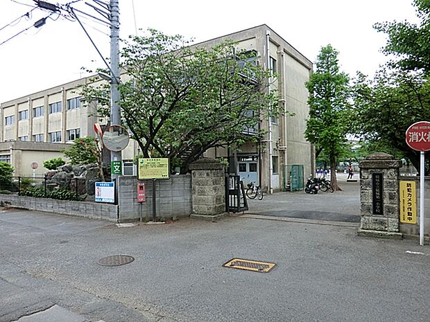 稲城市立稲城第一小学校 距離約950m