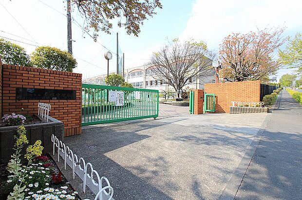 川崎市立金程中学校 距離約850m