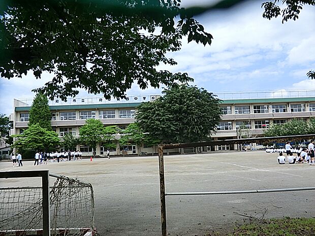 府中市立府中第四中学校 距離約290m