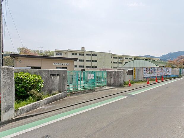 八王子市立恩方第一小学校　距離約1500m