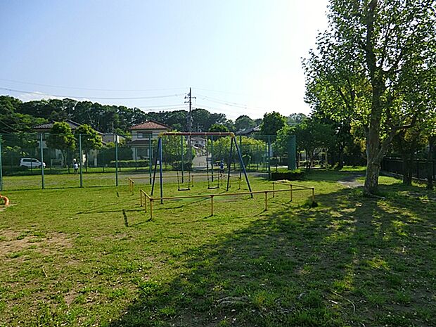 北野台絹の道公園 距離約600m