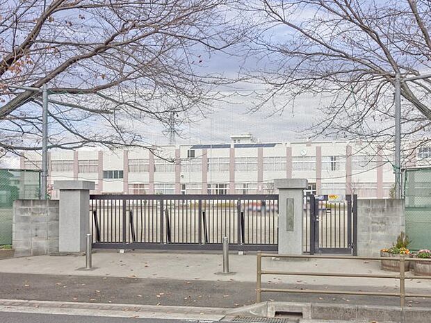 大和市立桜丘小学校　距離約850m