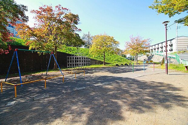 日の出公園　距離約350m