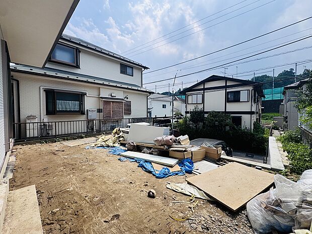 造成中の住宅用地周囲に住宅がある環境
