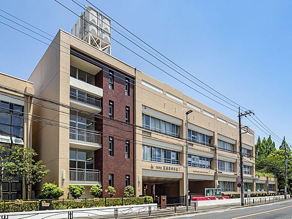 川崎市立東高津中学校まで約650m