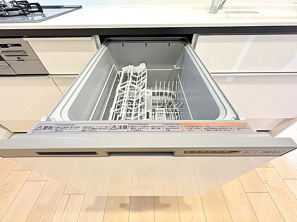 食器洗い乾燥機付きのキッチン引き出し