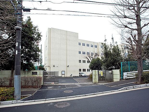 横浜市立美しが丘中学校　距離約1820m