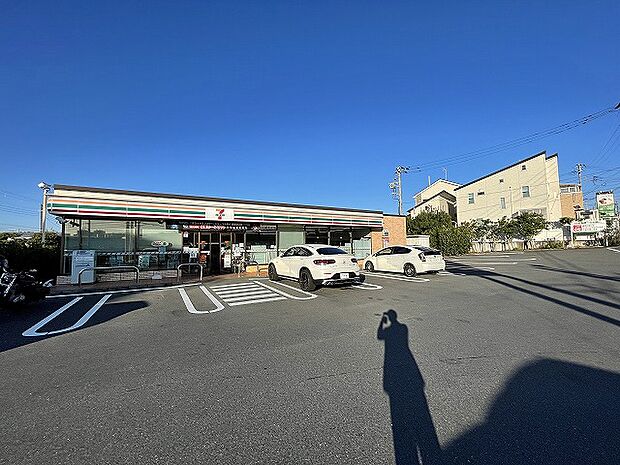 セブンイレブン 藤沢藤が岡店まで約1000m