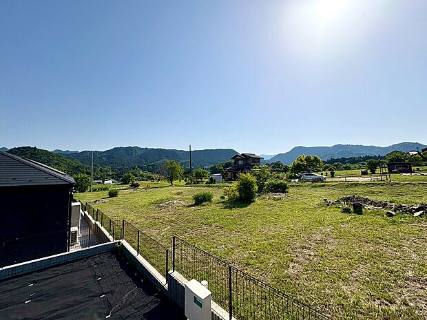 高い建物もないので、バルコニーからの眺望も良好です