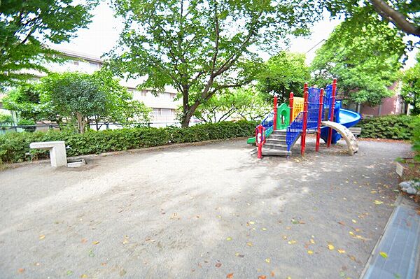宿河原1丁目公園まで約350m
