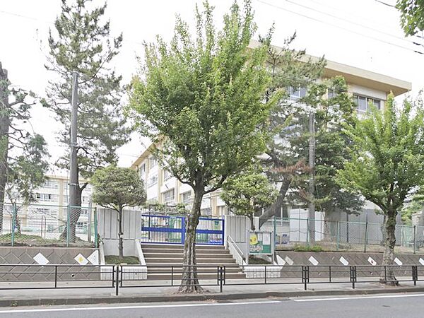川崎市立鷺沼小学校　距離約800m