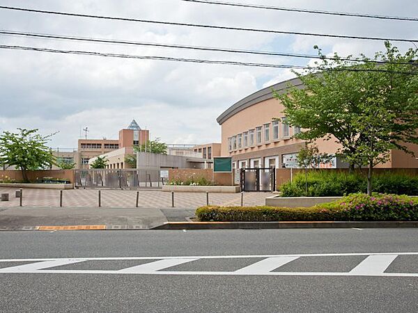 町田市立小山ヶ丘小学校まで約150m