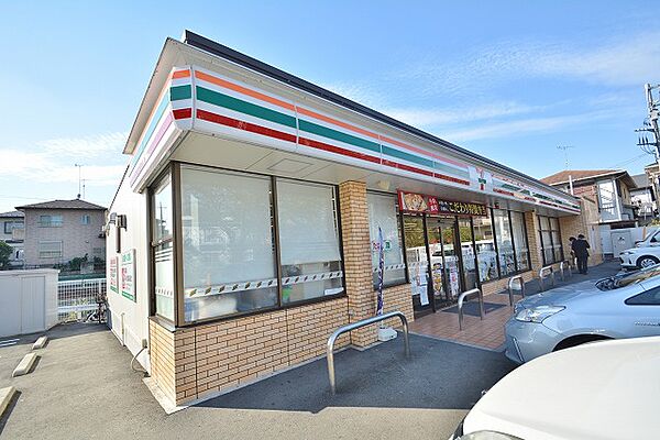 セブンイレブン　町田南成瀬さくら通り店　距離約240m