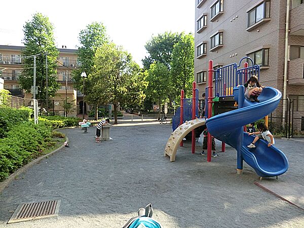 押立町幼児公園まで約55m