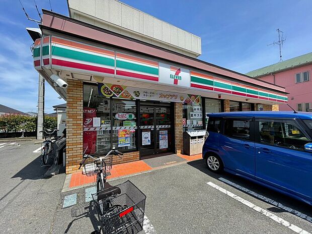 セブンイレブン　厚木緑ヶ丘店　距離約550m