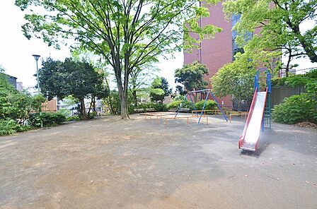 藤が丘第六公園　距離約230m